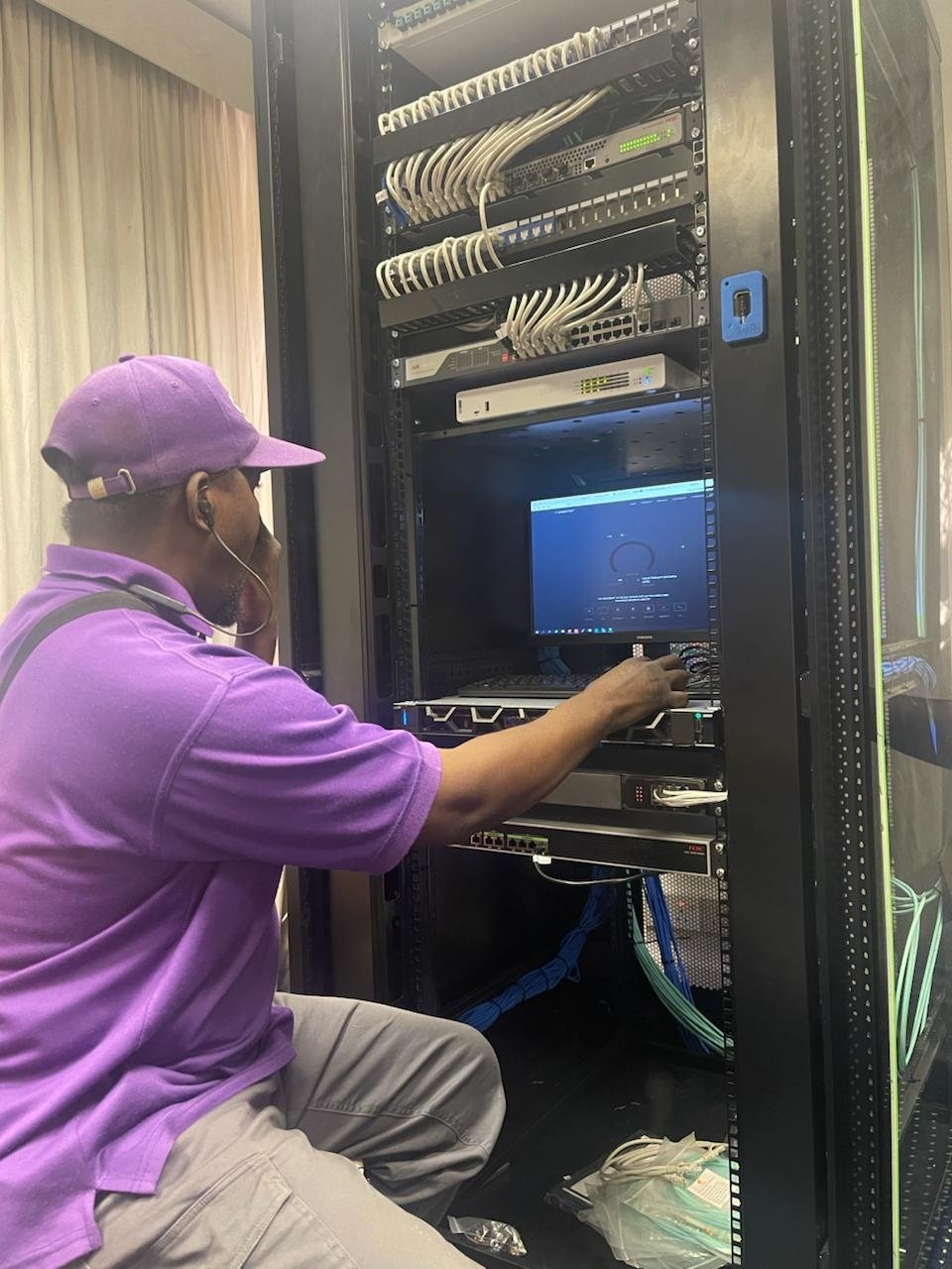 تجهيز فندق ظلال النزلاء بمكة المكرمة بأنظمة GRMS وIPTV وWi-Fi 6 من ابتكار